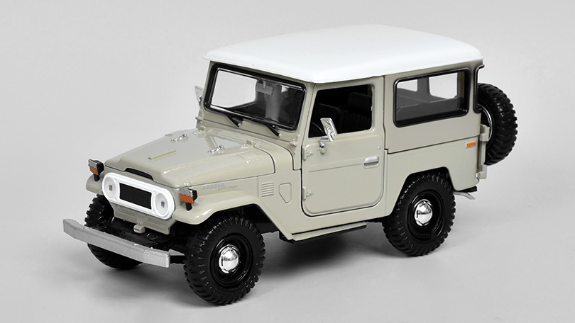 Toyota FJ40 Hardtop Land Cruiser 1:24 - MOTORMAX  BAZAROVÉ ZBOŽÍ