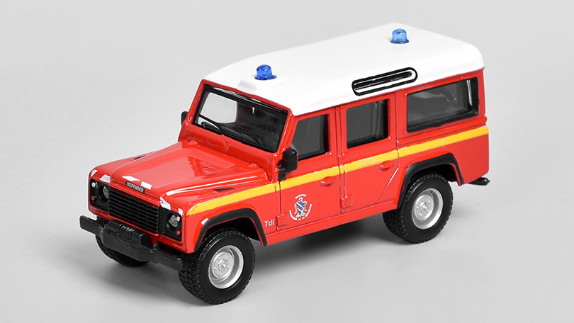 Land Rover Defender 110 pohotovostní 1:50 - Bburago