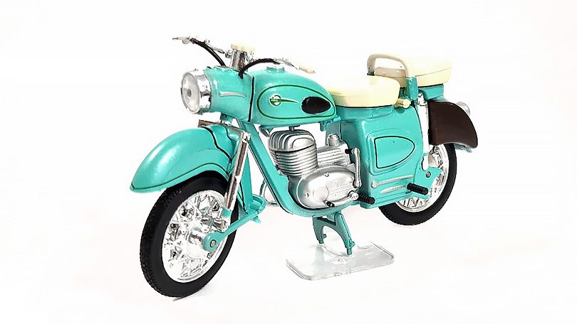 MZ ES 250 1:24 - Atlas East European Motorbikes - časopis s modelem