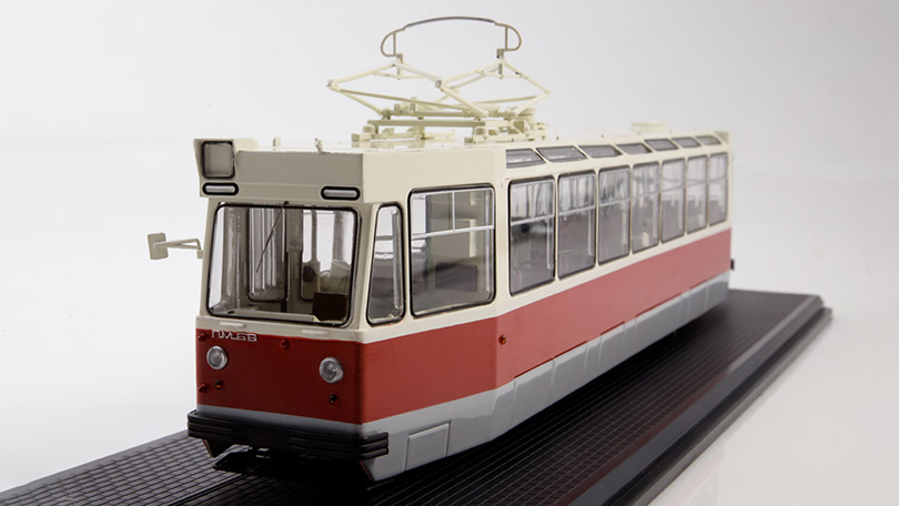 Tramvaj LM-68 červený 1:43 - SSM