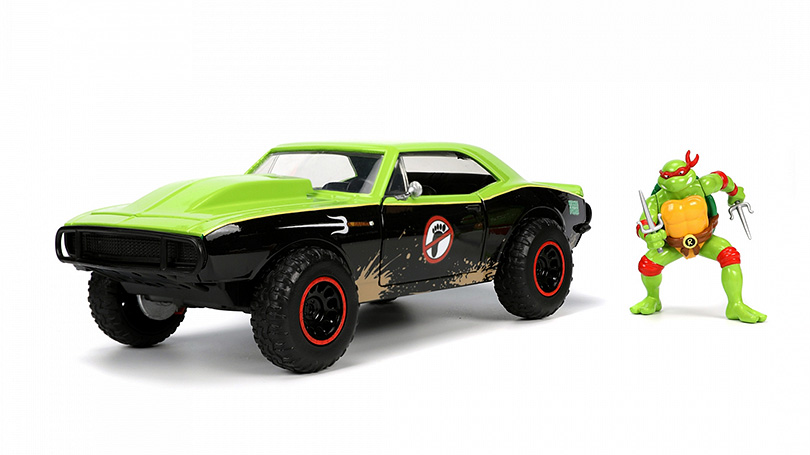 Chevrolet Camaro 1967 s figurkou Raphael Želvy ninja 1:24 - Jada Toys