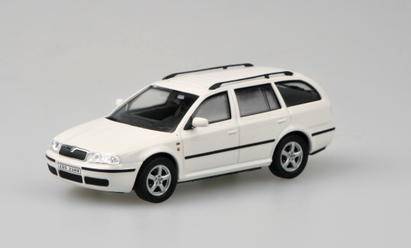 Škoda Octavia Combi Tour - bilá 1:43 - Abrex