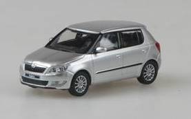 Škoda Fabia 2 Facelift New logo Stříbrná Brilliant Metalíza 1:43 - Abrex