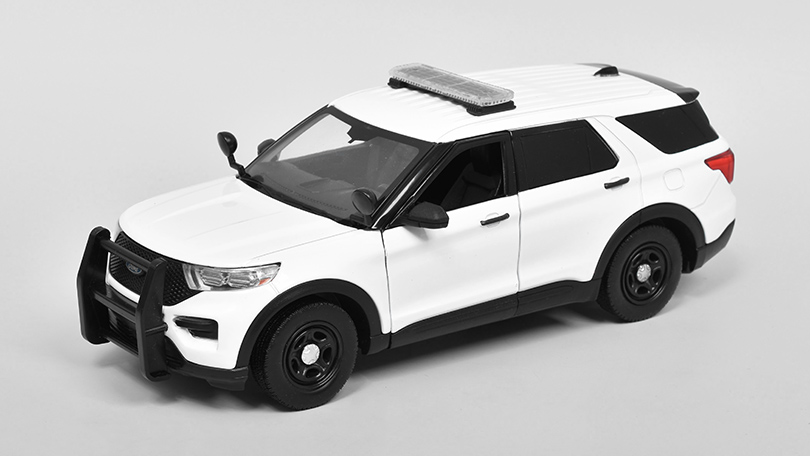 Ford Police Interceptor Utility bílá 1:24 - MOTORMAX 