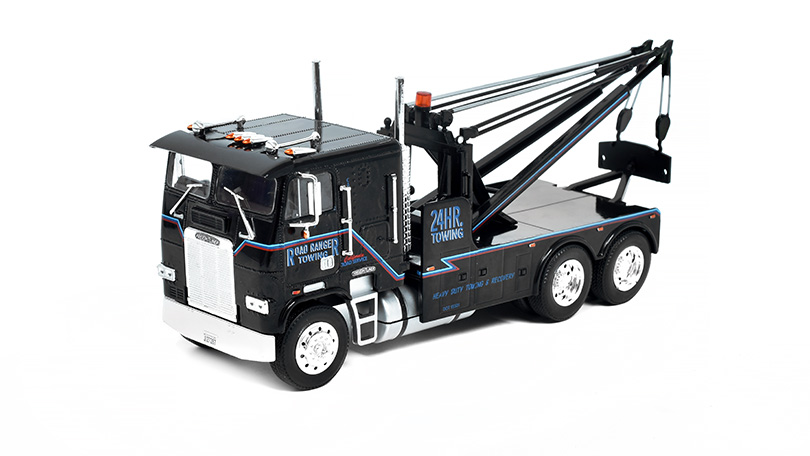 Freightliner FLA Road Ranger Towing 1:43 - Altaya časopis s modelem