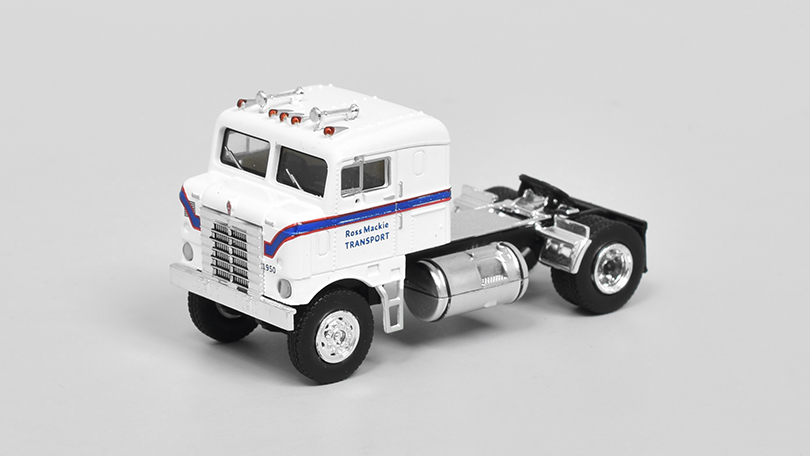 Kenworth Bullnose bilý 1:87 - Brekina