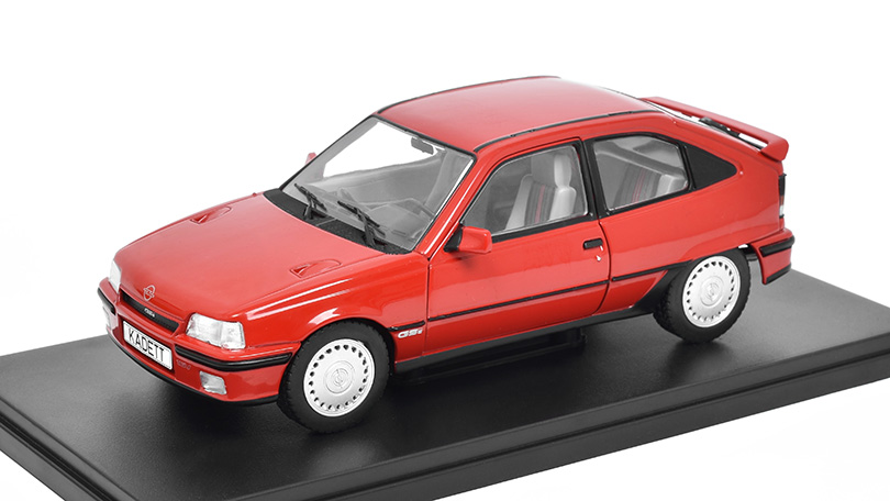 Opel Kadett E GSi 1:24 - WhiteBox 