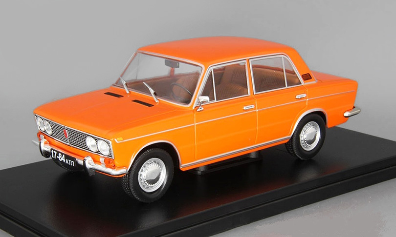 VAZ-2103 Žiguli LADA 1:24 - Hachette časopis  s modelem BAZAROVÉ ZBOŽÍ