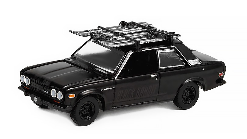 Datsun 510 s lyžemi Black Bandit 1971 1:64 - GreenLight