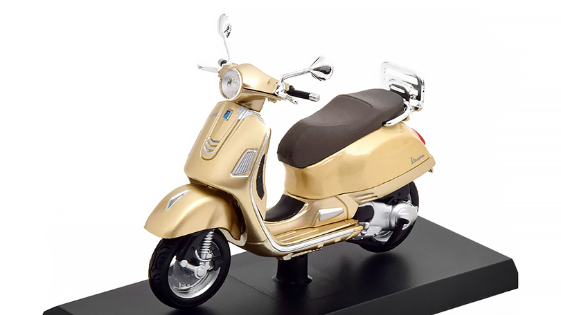 Vespa GTS 300 2017 - 1:18 Maisto časopis s modelem