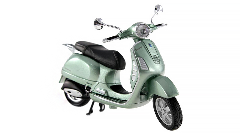 Vespa 200 Granturismo 2003 - 1:18  Maisto časopis s modelem BAZAROVÉ ZBOŽÍ