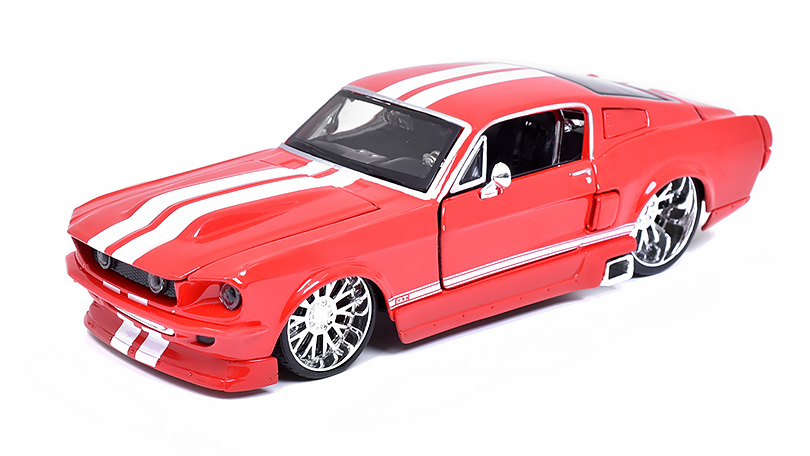 Ford Mustang GT 1967 červený 1:24 - Maisto 