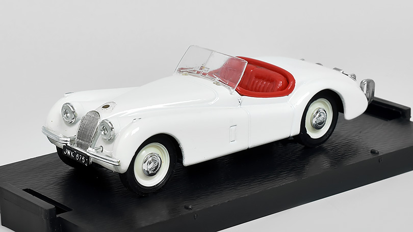 Jaguar XK120 3.5 Litri 1948 HP 160 bílý 1:43 - Brumm - Model ze sbírky