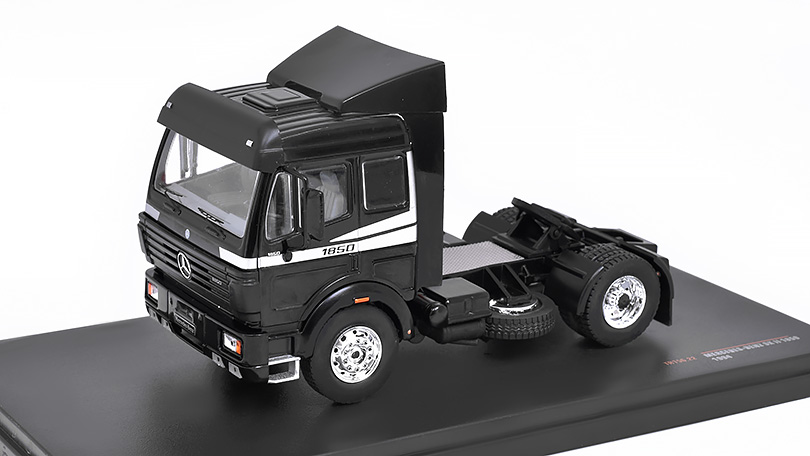 Mercedes-Benz SK II 1850 1994 1:43 - IXO Models