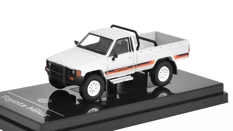 Toyota Hilux Pick-up 1984 bílá 1:64 - PARAGON Models