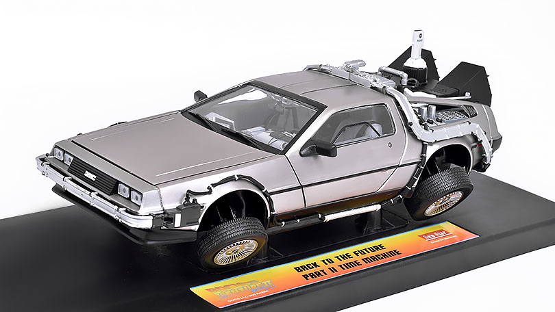 DeLorean - Back To The Future 2 - 1:18 Sun Star