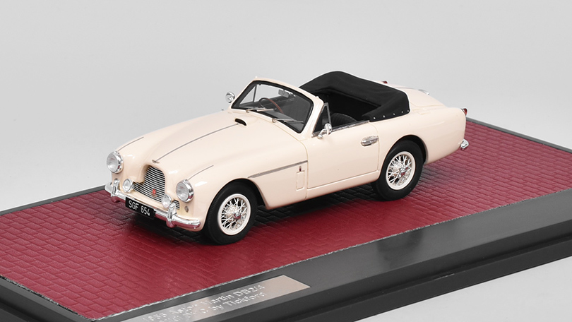 Aston Martin DB2/4 MKII DHC 1955 1:43 - MATRIX