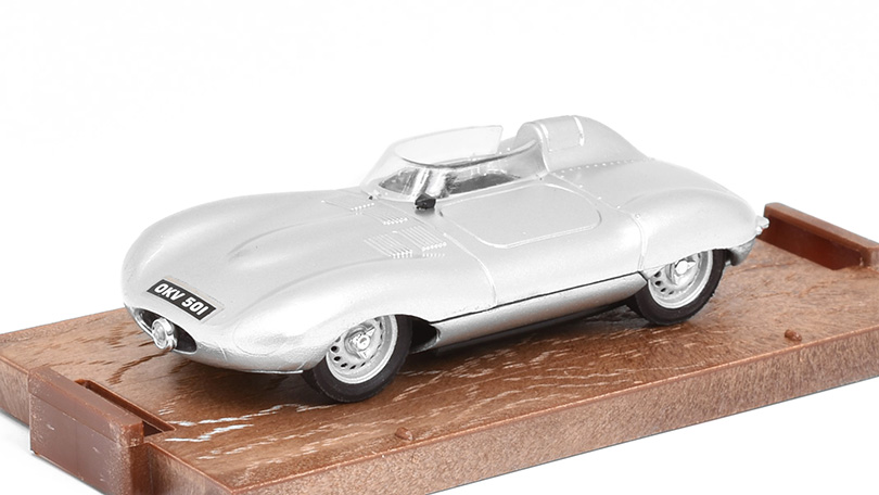 Jaguar D-Type HP 260 šedá 1:43 - Brumm - Model ze sbírky