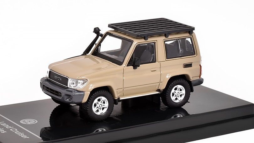 Toyota Land Cruiser 71 2014 béžová 1:64 - PARAGON Models