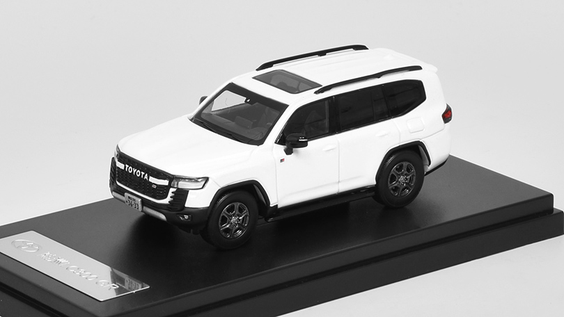 Toyota Land Cruiser LC300 GR Sport bílá 1:64 - LCD Models