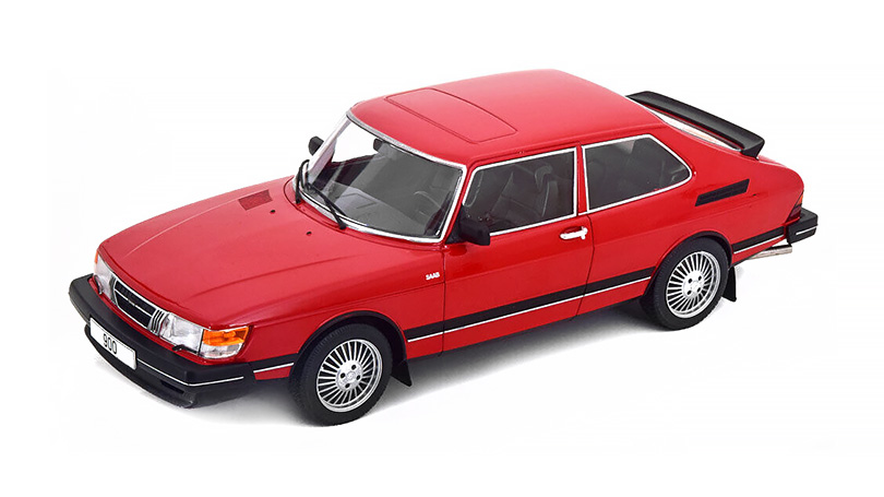 Saab 900 GL 1981 červený 1:18 - MCG