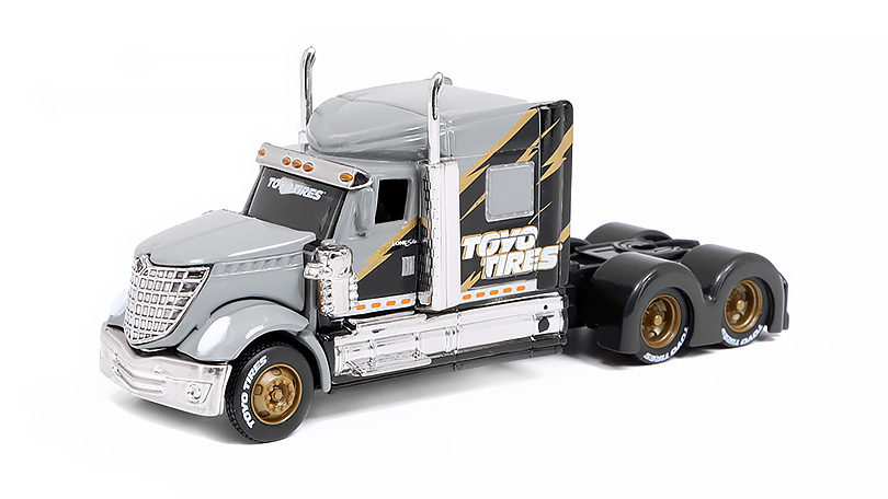 International Lonestar Pull Back "Toyo Tires" 1:64 - Maisto