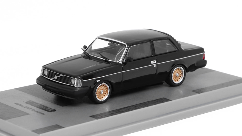 Volvo 242 Custom 1:64 - TARMAC Models