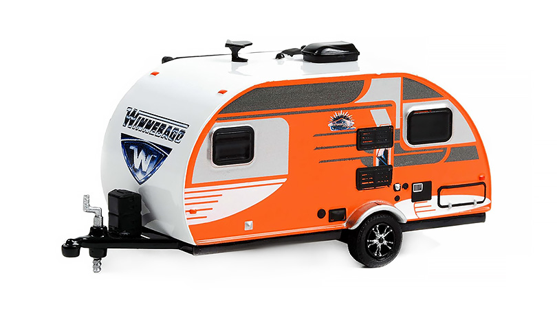 Caravan Přivěs Winnebago Winnie Drop Roulette 2016 1:64 - GreenLight