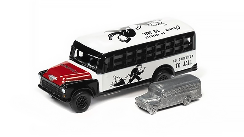 Chevrolet školní autobus 1956 Monopoly + figurka pro hru 1:64 - Johnny Lightning