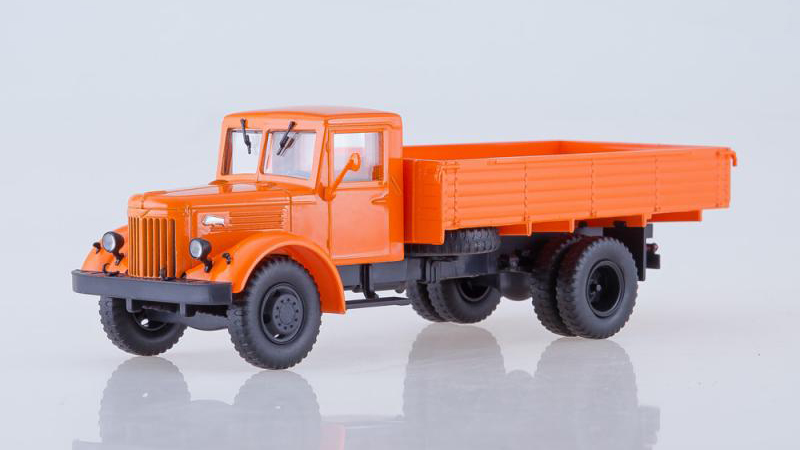 MAZ-200 oranžový 1:43 - Avtoistoria