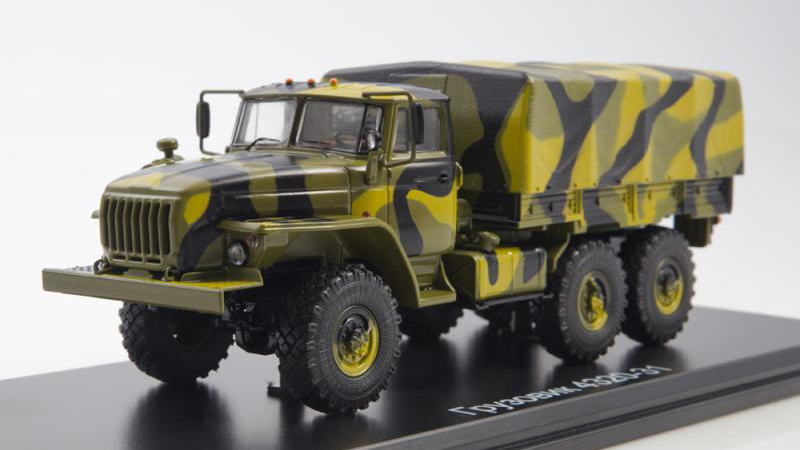 URAL-4320-31 s plachtou 1:43 - SSM