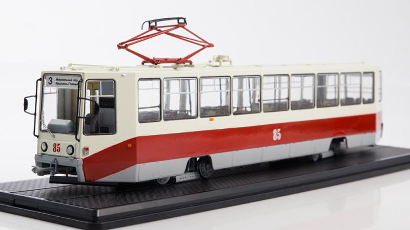 Tramvaj KTM-8 červený 1:43 - SSM