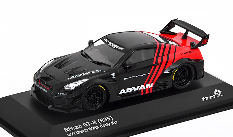 Nissan GT-R (R35) LBWK černý / červený 1:43 - Solido