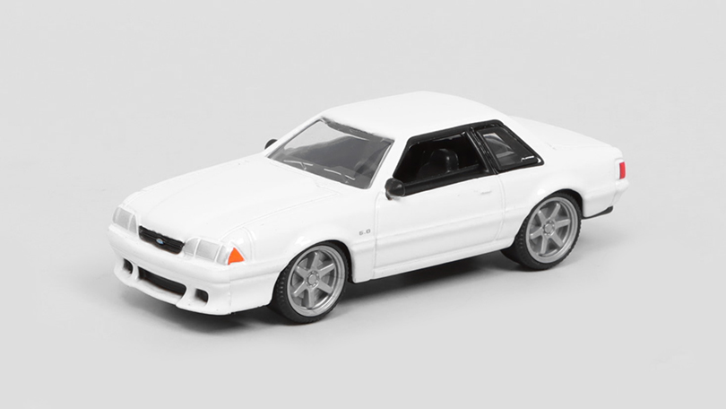 Ford Mustang LX 1:64 - Bburago