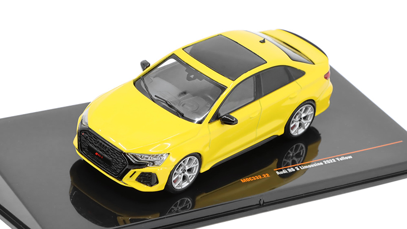 Audi RS3 Limousine žlutá 1:43 - IXO Models