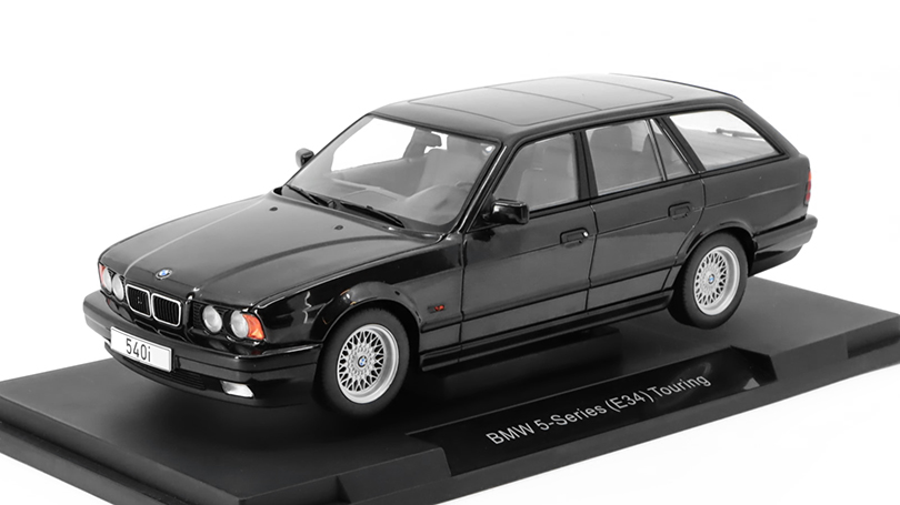 BMW 5-Series (E34) Touring černá 1:18 - MCG