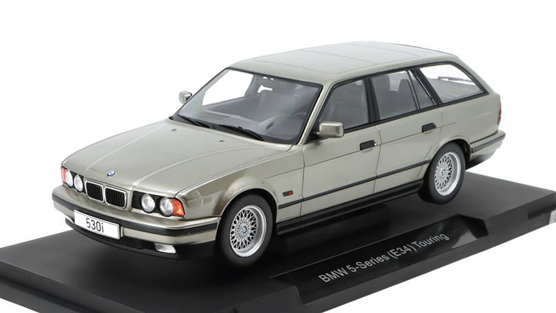 BMW 5-Series (E34) Touring šedá 1:18 - MCG