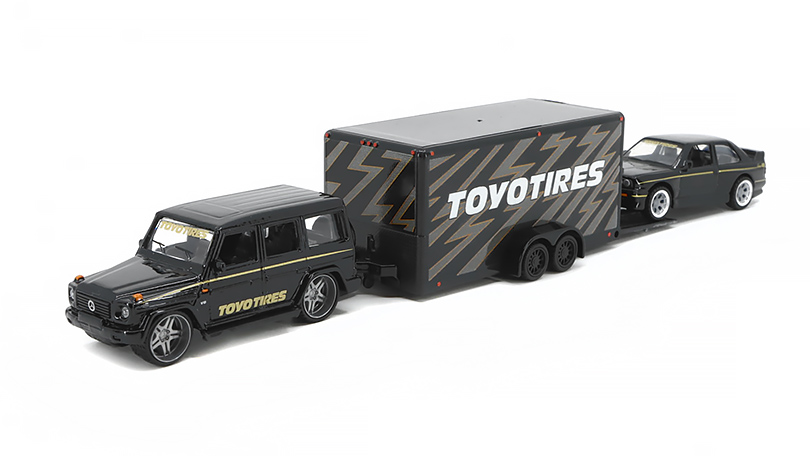 Mercedes-Benz G-Class + BMW M3 E30 1988 + přivěs Toyotires 1:64 - Maisto