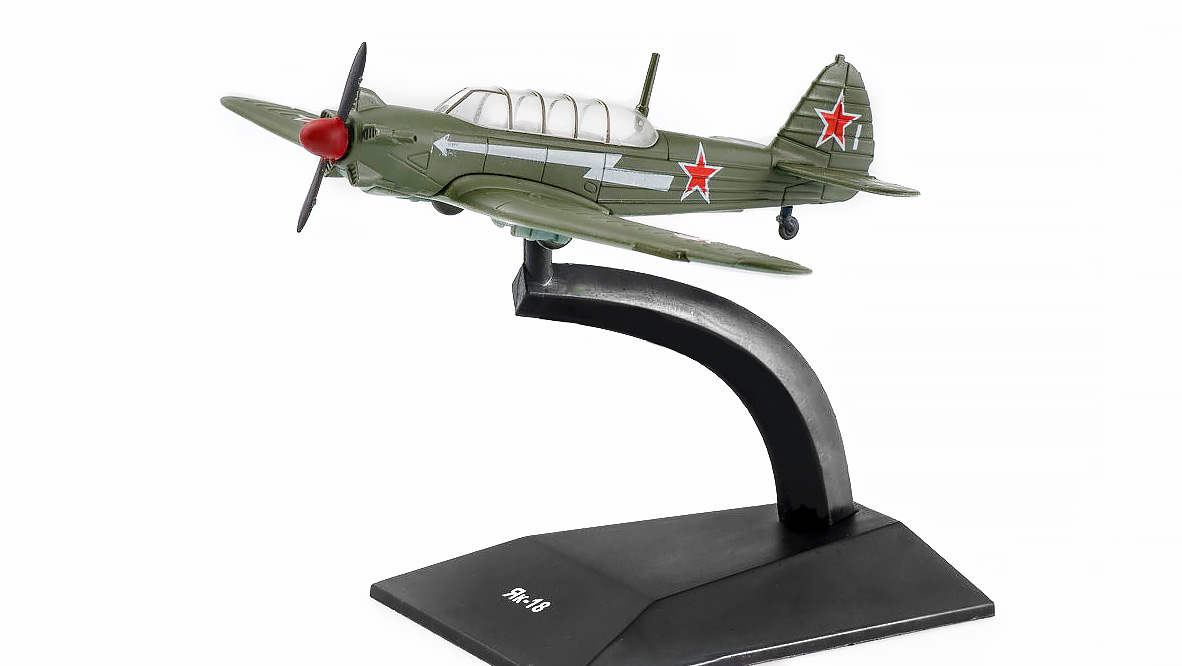 Yak-18 1:86 - DeAgostini časopis s modelem #56 Legendární letadla