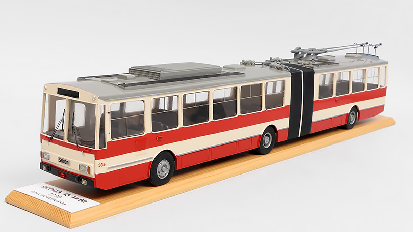 Škoda 15 Tr 02 1990 trolejbus 1:43 - Ručně vyrobený model