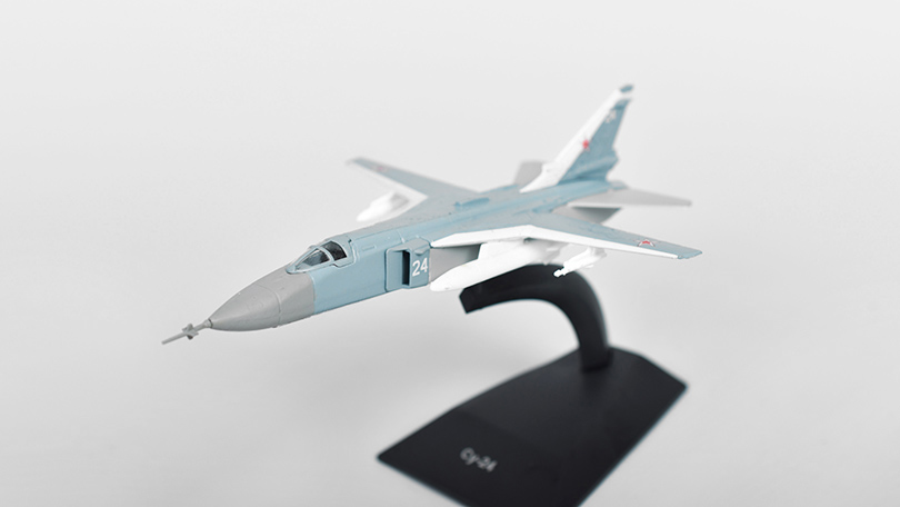 Su-24 1:171 - DeAgostini časopis s modelem #10 Legendární letadla