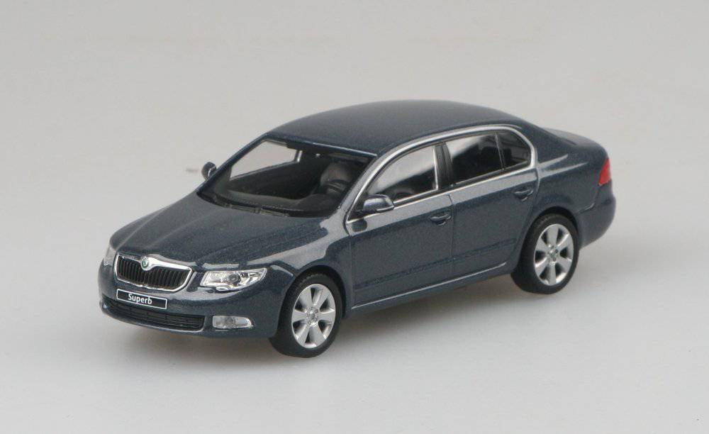 Škoda Superb 2 šedá ANTHRACITE 1:43 - Abrex