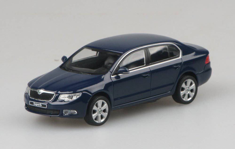 Škoda Superb 2 tmavomodrá 1:43 - Abrex 