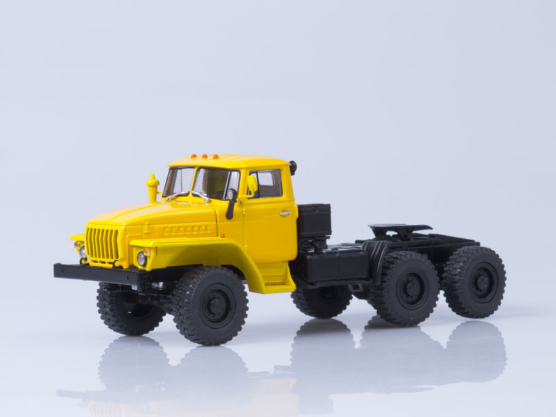 URAL 44202 6x6 1:43 - Avtoistoria