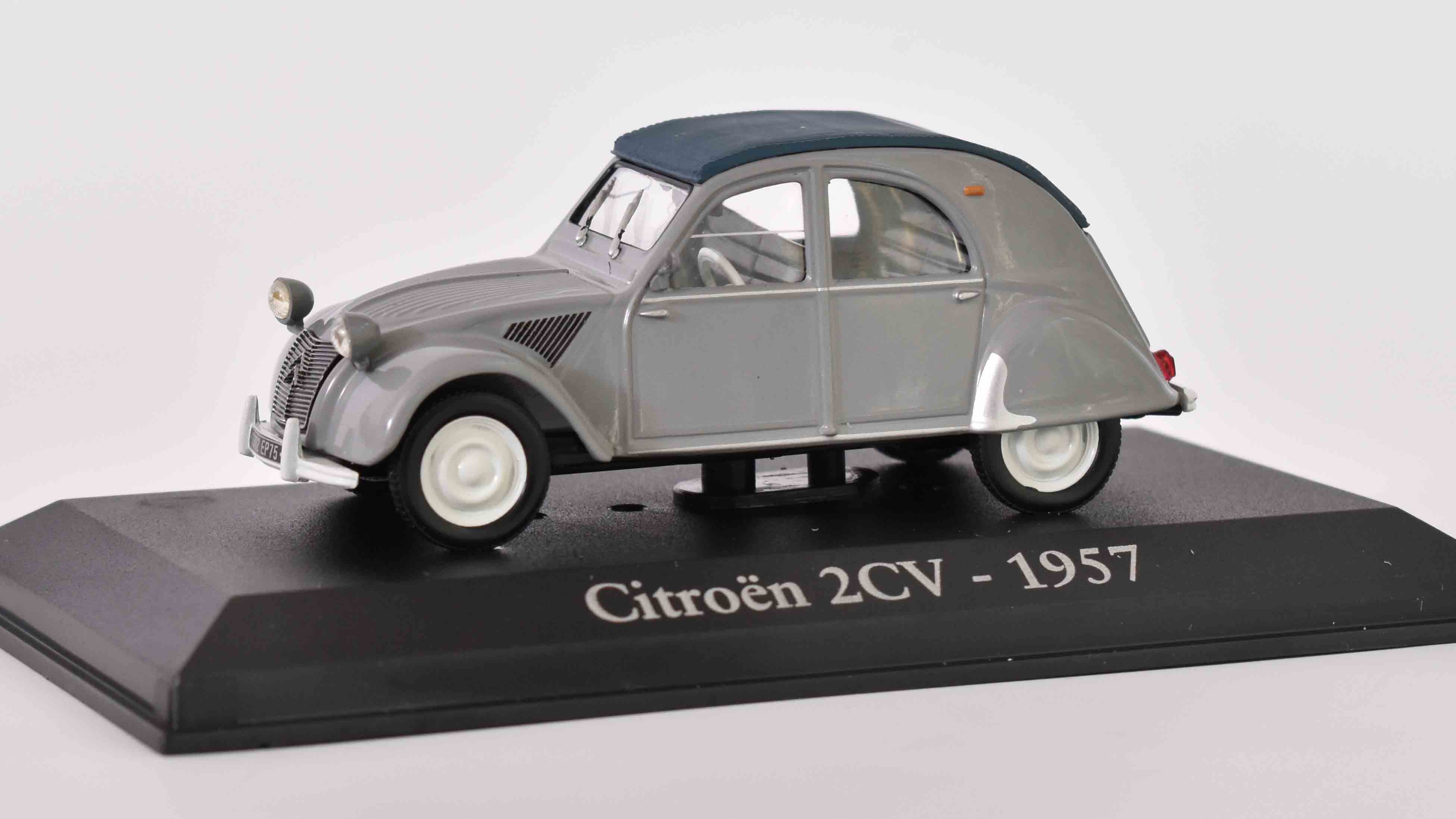 Citroen 2CV - 1957 1:43 časopis s modelem 