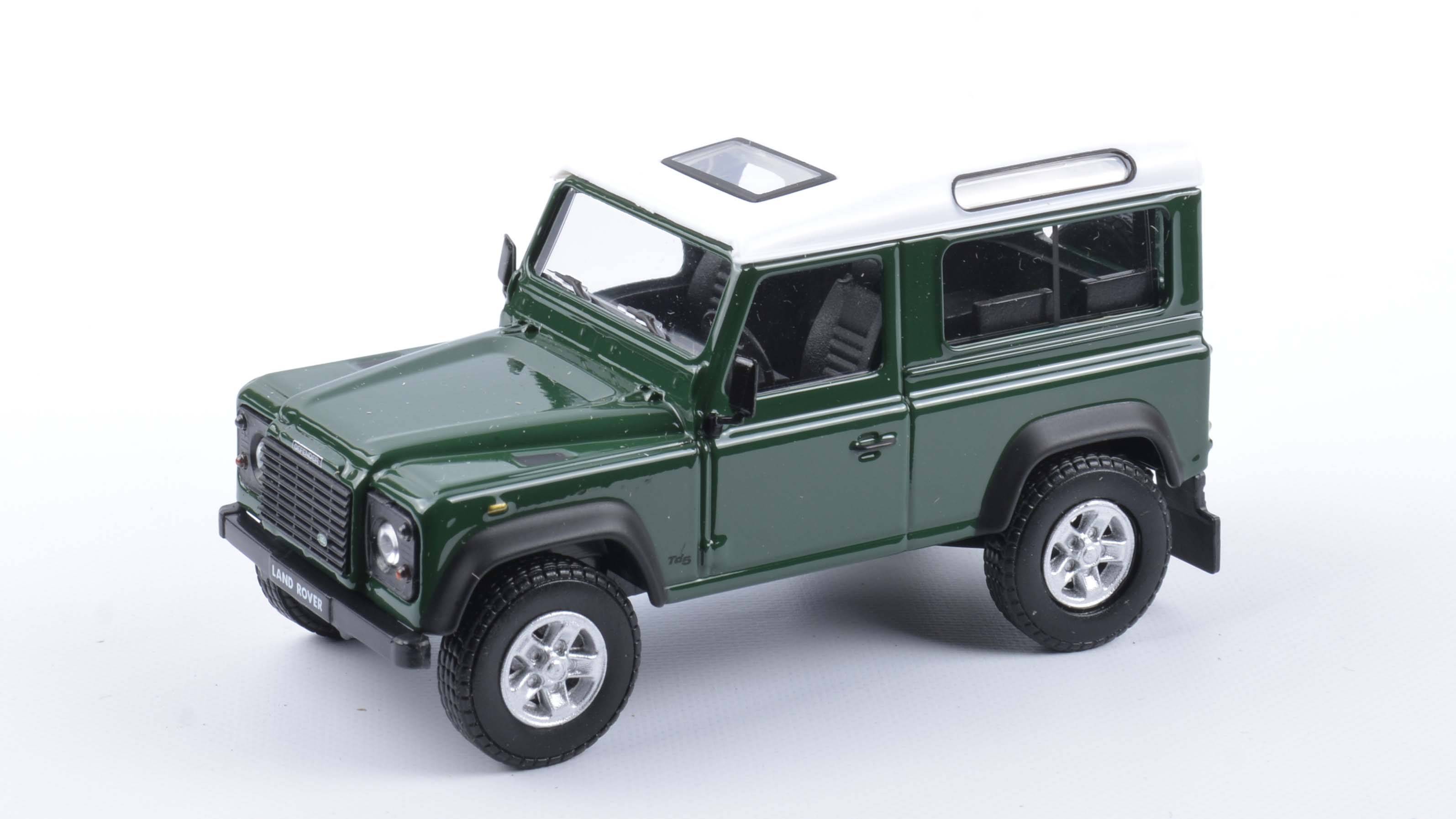 Land Rover Defender tmavě zelená 1:43 - Cararama