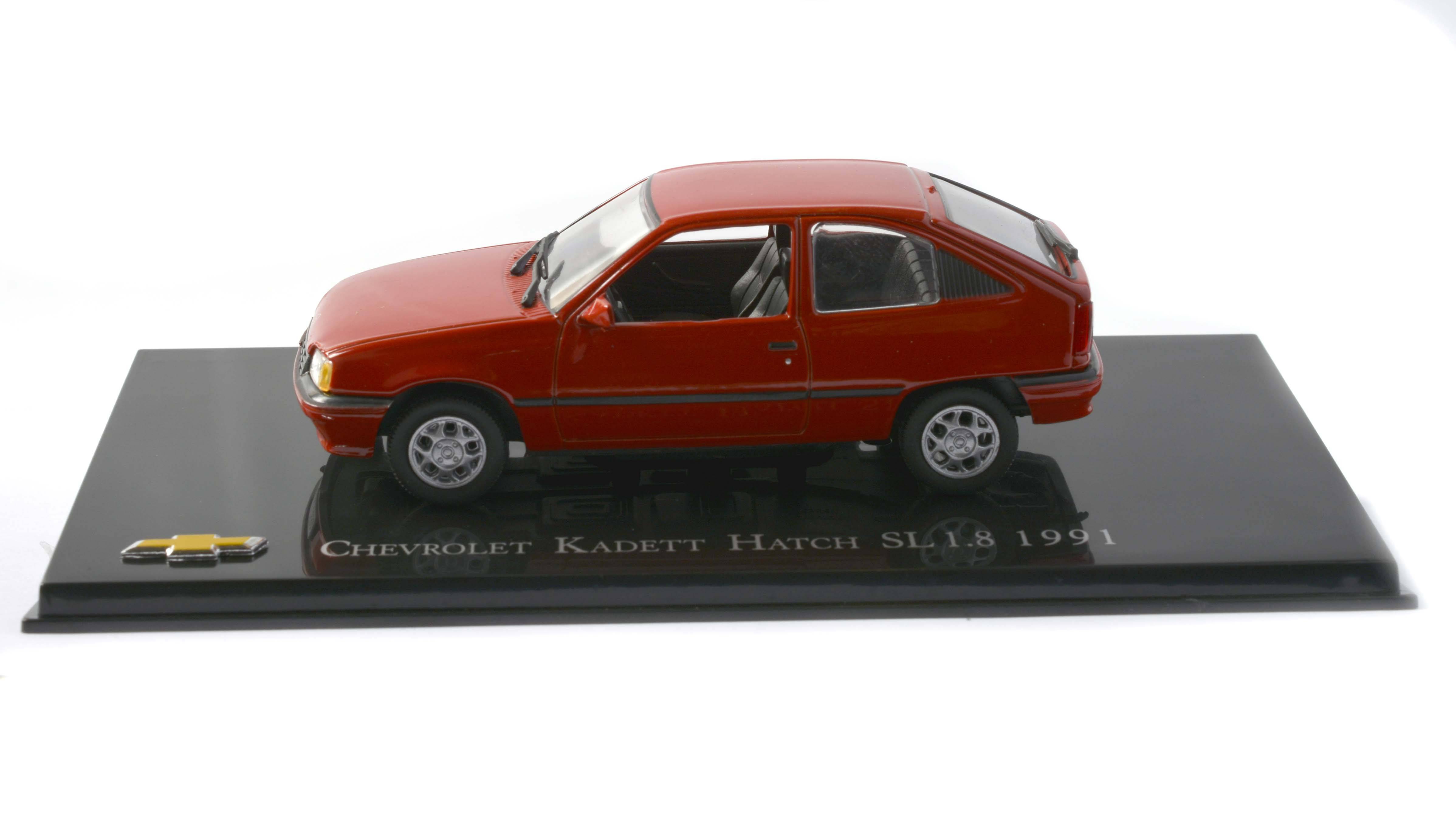 Chevrolet Kadett Hatch SL 1.8ltr 1991 1:43 časopis s modelem