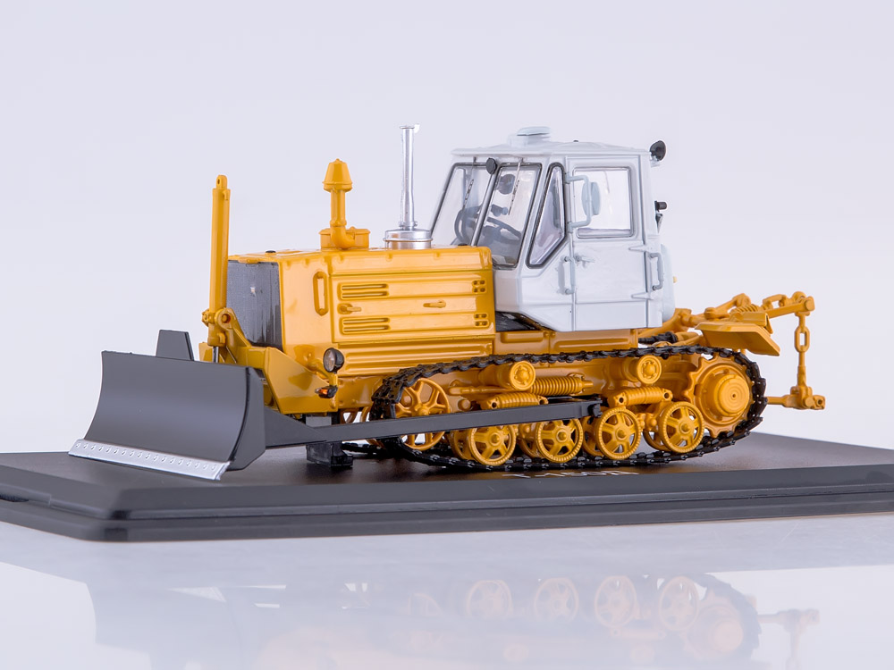 Traktor T-150D 1:43 - SSM  